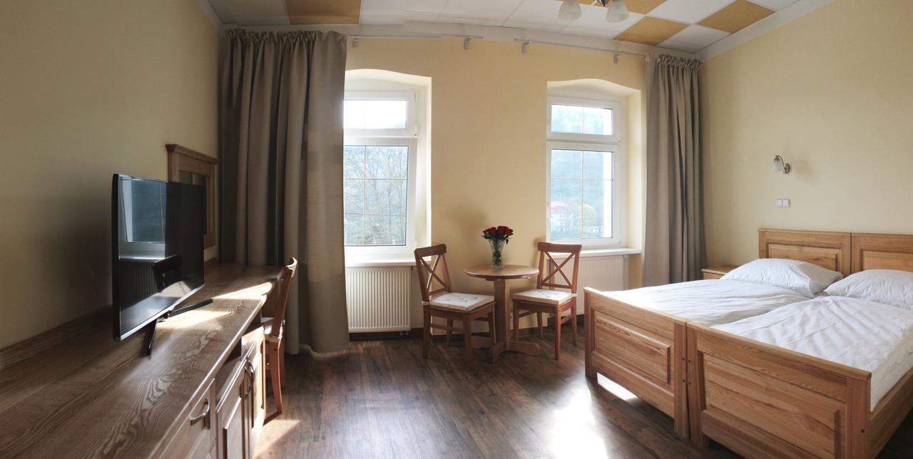 Hotel Orix Яхимов Экстерьер фото