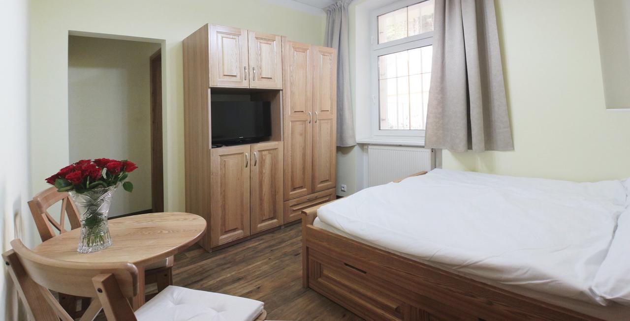 Hotel Orix Яхимов Экстерьер фото