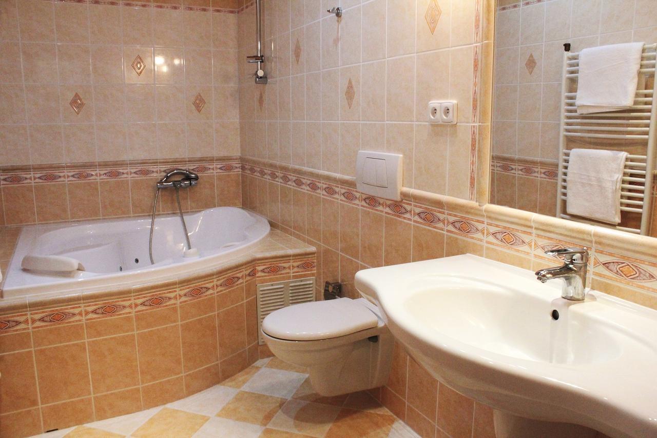 Hotel Orix Яхимов Экстерьер фото